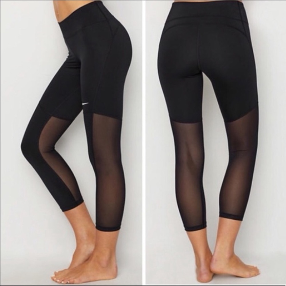 Plus Size NWT Nike Fly Victory cropped legging